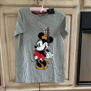 Disney Gray Minnie Mouse Tee with Red Accents women’s XL nwt felted